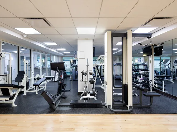 150 East 57th Street image 8 of 9