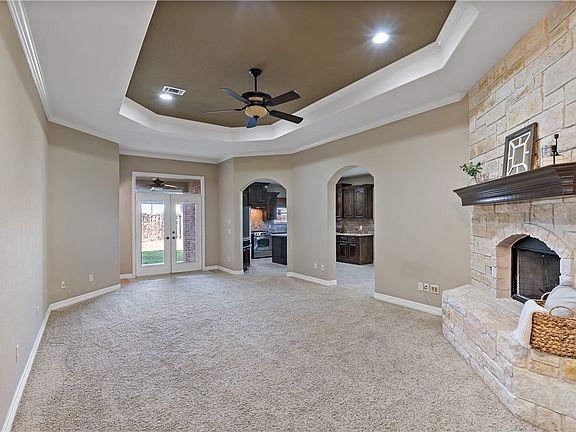 4th image of 2208 Carlisle Ct