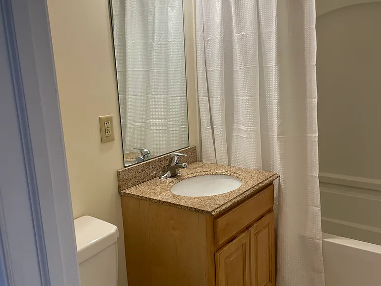 Rutgers Court Apartments — Photo 12