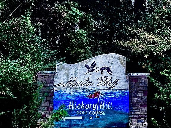 4th image of 1400 Riverside Dr