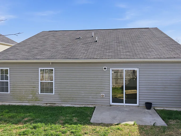 3916 Sabre Ln NW — Photo 2