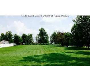 19 Sunnybrook Dr, Hurricane, WV 25526