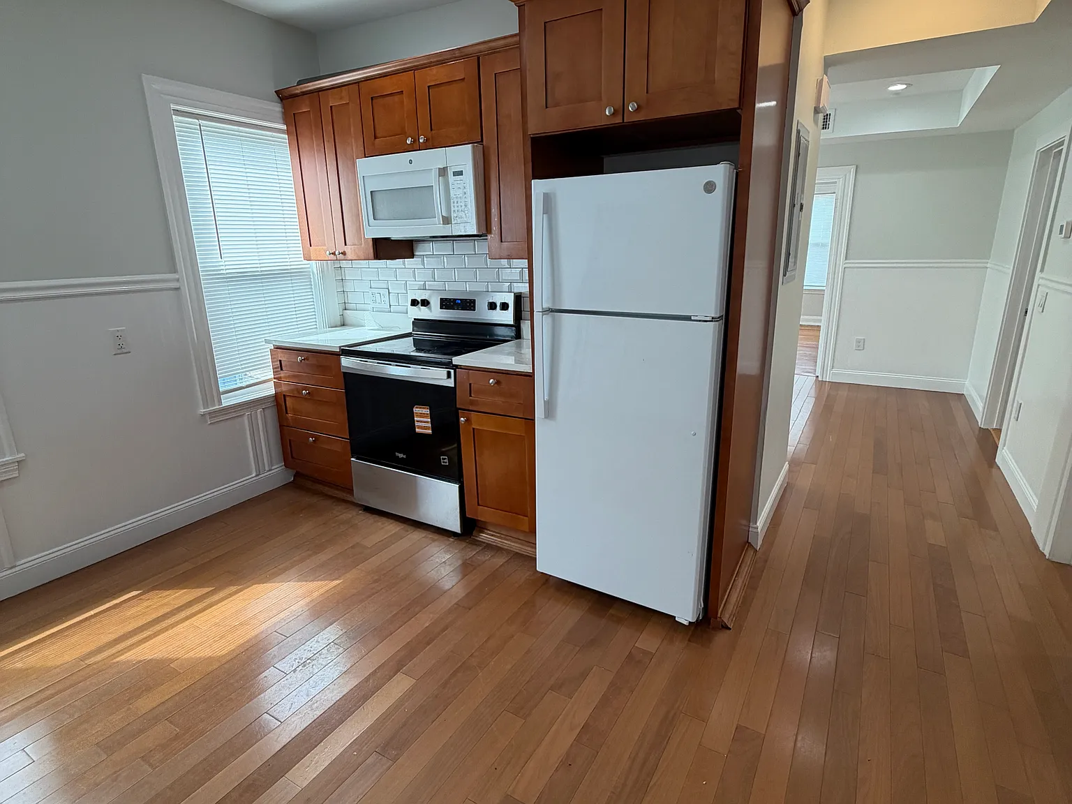 3 bed, 1050 sqft, $3,000 — Photo 1
