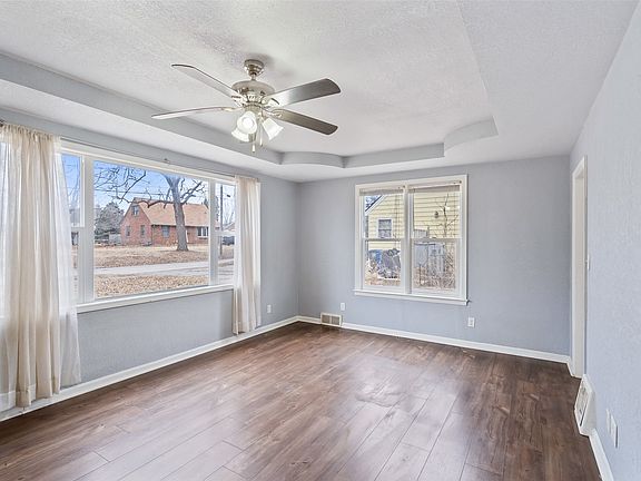 5th image of 407 E Creston Ave
