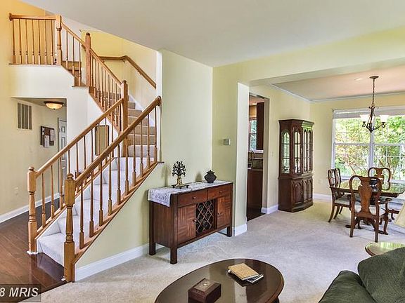 Open floor plan, perfect for entertaining