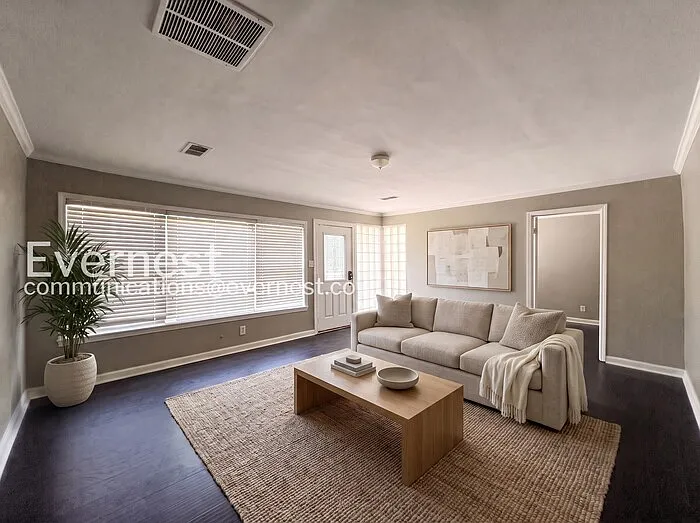 5 bed, 4.0 bath, 2400 sqft, $2,490 — Photo 3