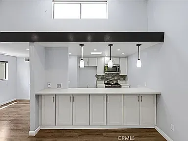 2 bed, 1100 sqft, $3,195 — Photo 2