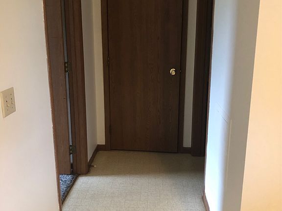 4th image of 2721 Harvey Dr #6