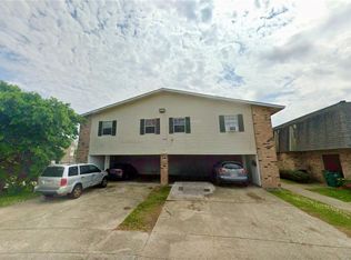 901 E Monterey Ct, Gretna, LA 70056
