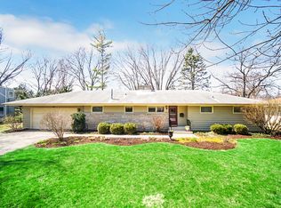 202 N Pine St, Geneva, IL 60134