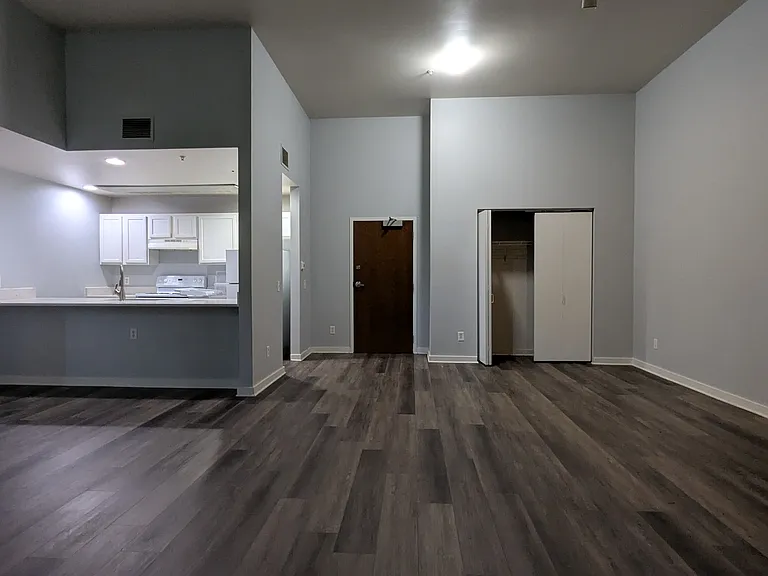 115 West st — Photo 5