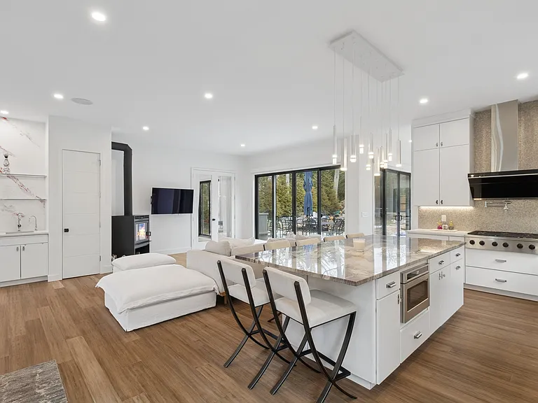 124 Big Fresh Pond Rd — Photo 12