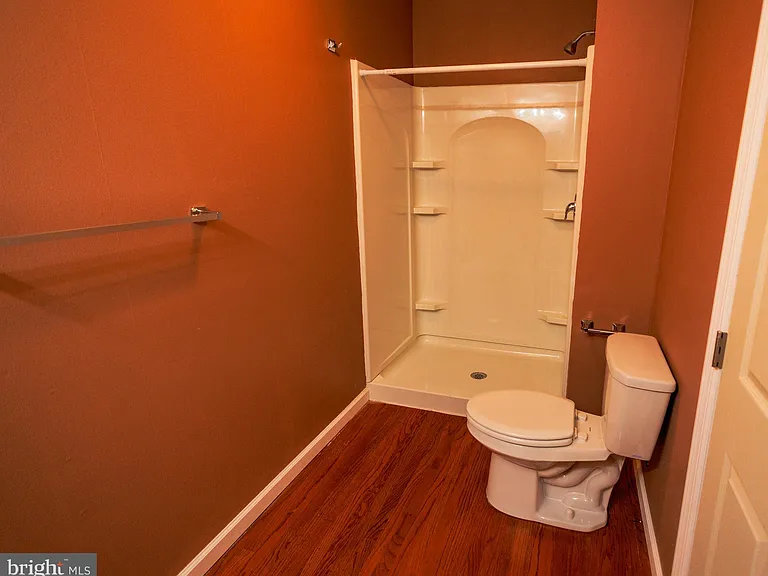300 Macclelland Ave — Photo 12