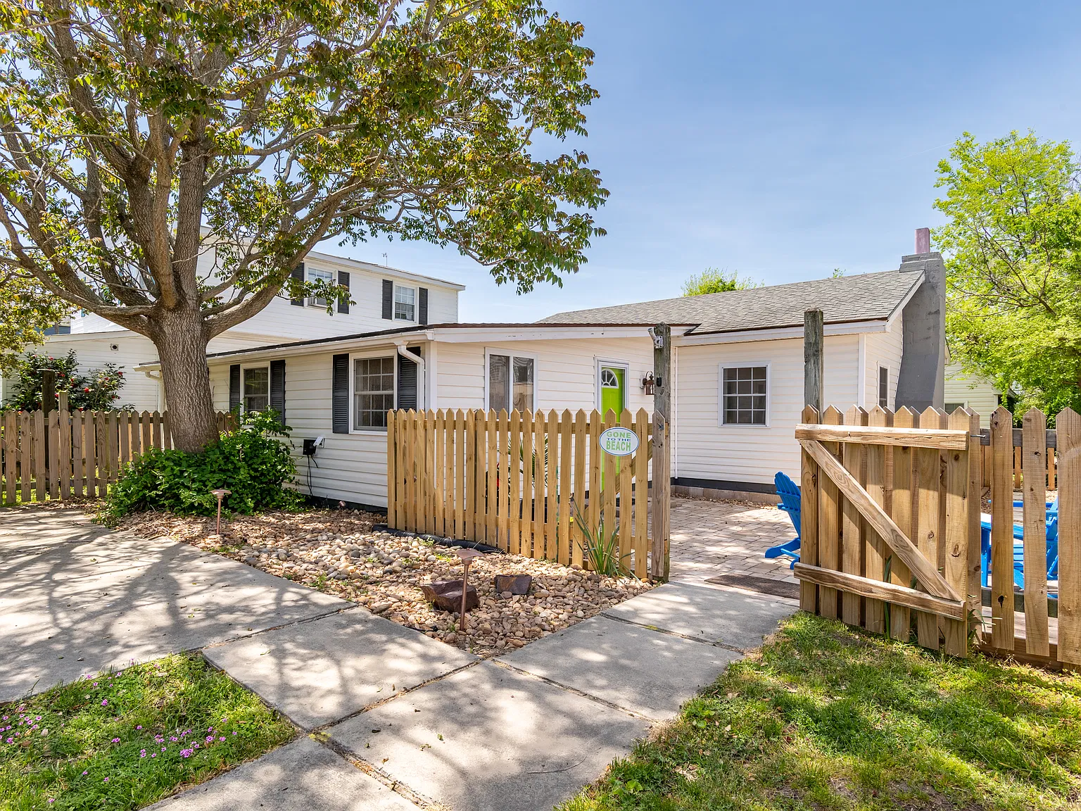 103 Lighthouse Dr — Photo 1