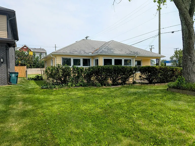 4302 Mandalay Ave — Photo 25