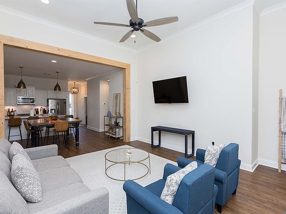 4th image of 17522 Comfort Blvd