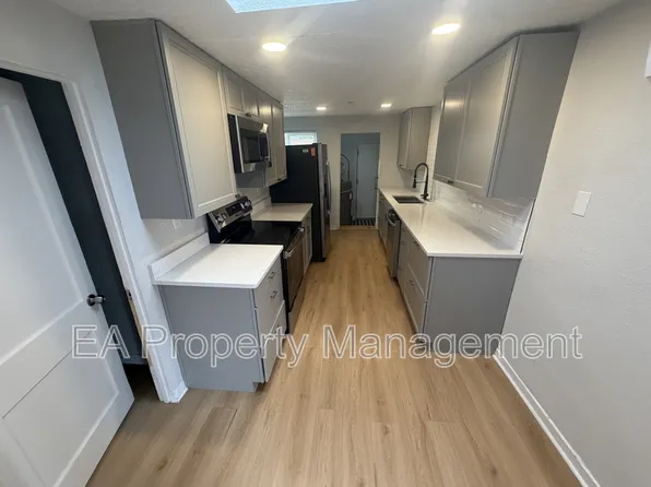 704 La Poblana Rd NW Unit 1, Albuquerque, NM 87107