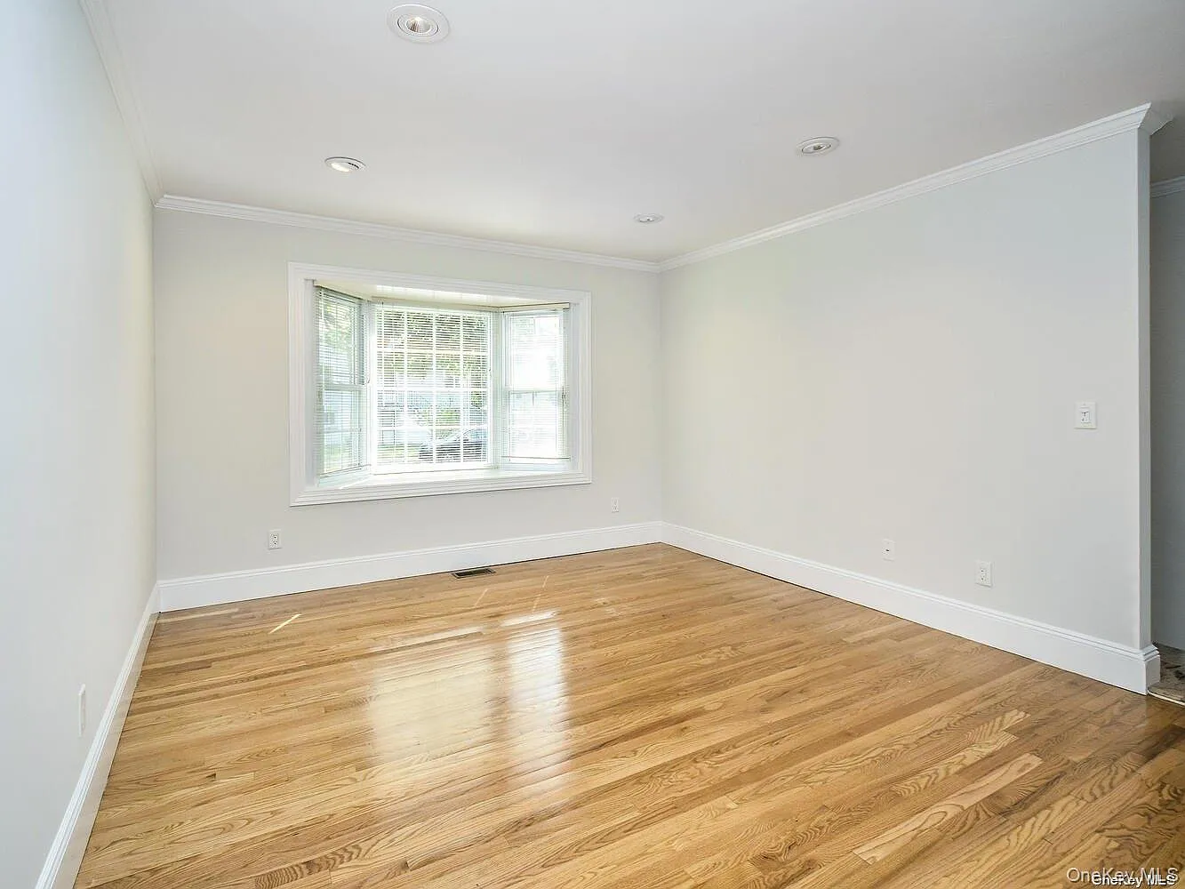 3 bed, 2.5 bath, 1600 sqft, $5,250 — Photo 3