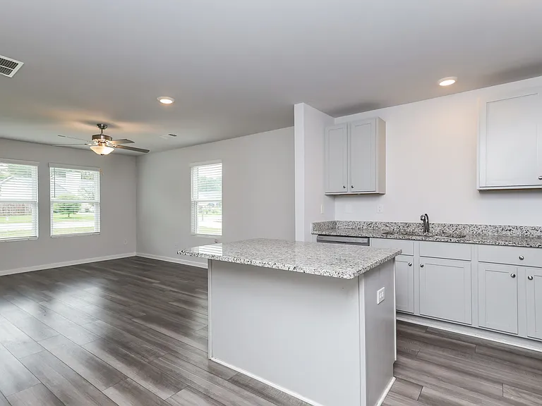 606 Benjamin Ct — Photo 7