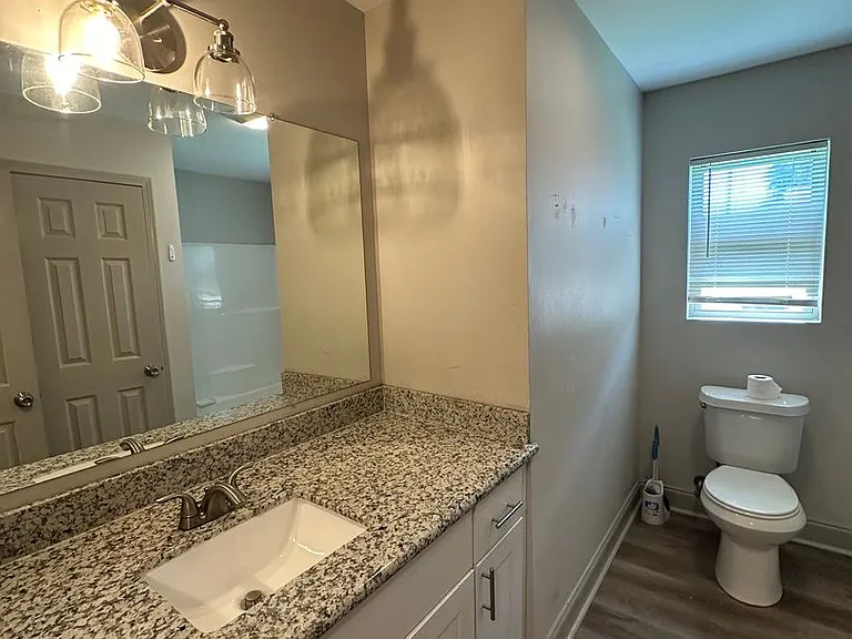 1406 Memory Ln — Photo 15
