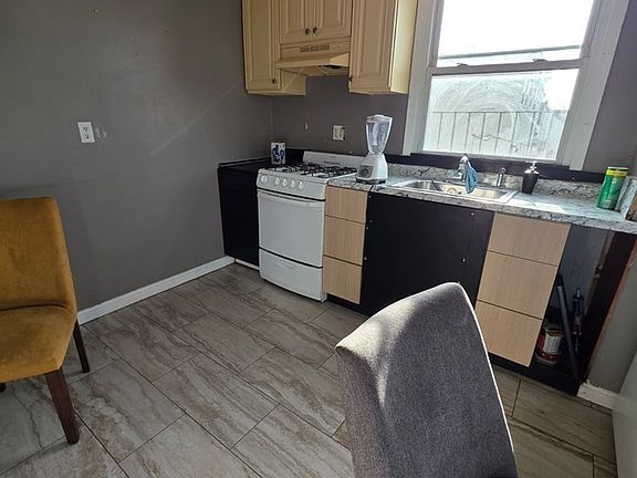 5th image of 53 Charles St APT 3B