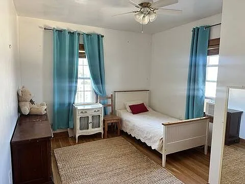 160 E Walnut St — Photo 9