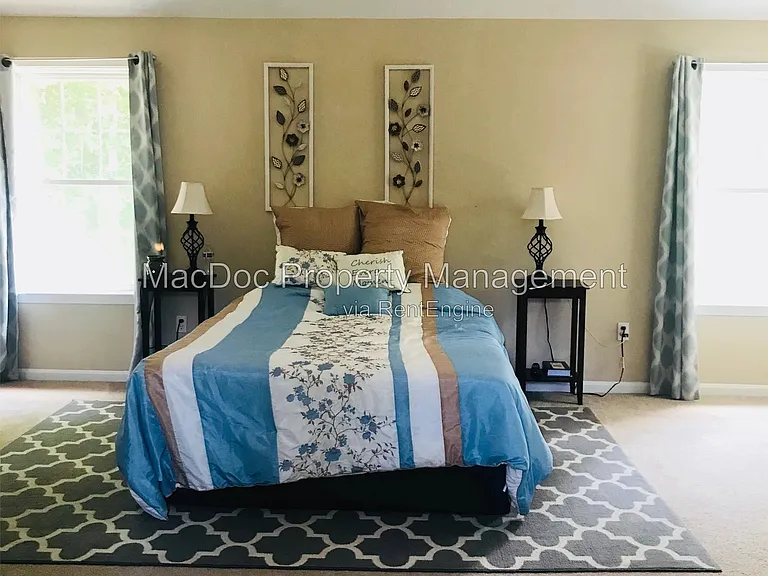 6804 Saxony Cir — Photo 12