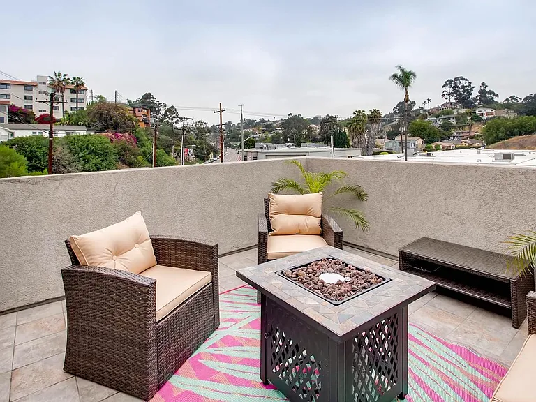 2546 State St — Photo 24