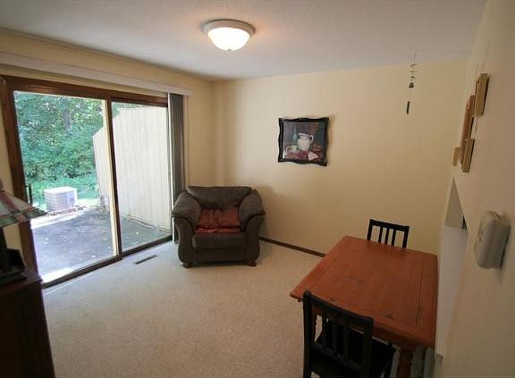 4th image of 1704 Comstock Ln N