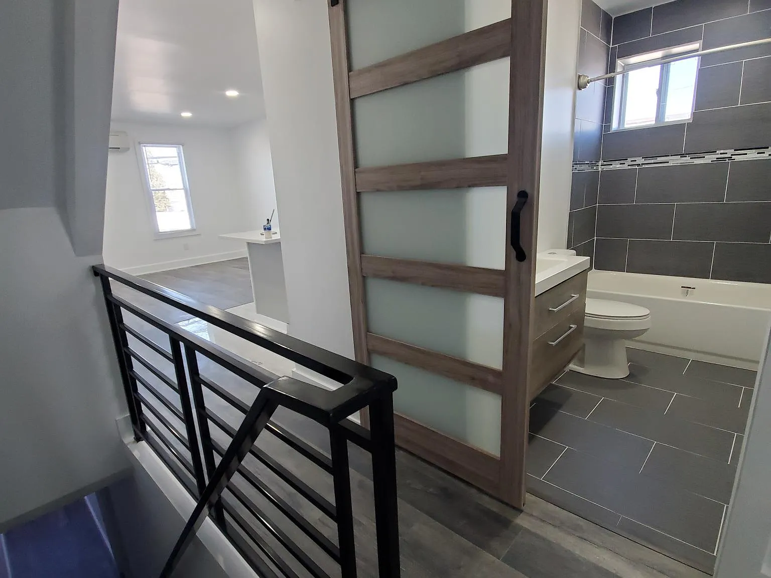 2 bed, 900 sqft, $1,485 — Photo 2