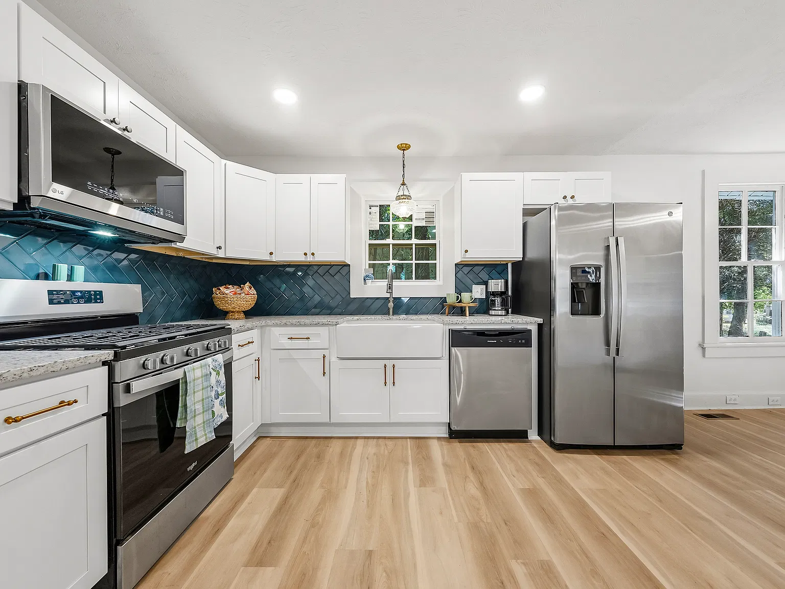 3 bed, 1315 sqft, $1,695 — Photo 3