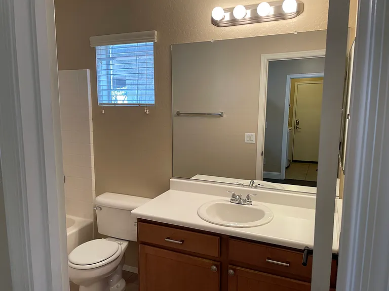 5217 W Fulton St — Photo 24