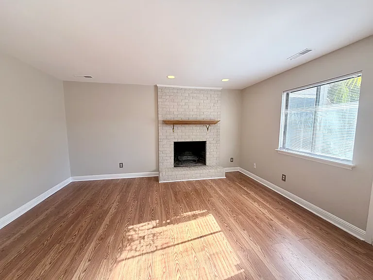 6517 Valene Ct — Photo 5