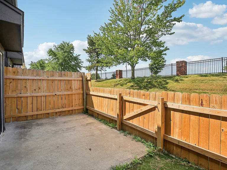 Chestnut Heights Townhomes — Photo 6