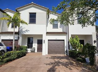 186 SW 185th Ter, Pembroke Pines, FL 33029