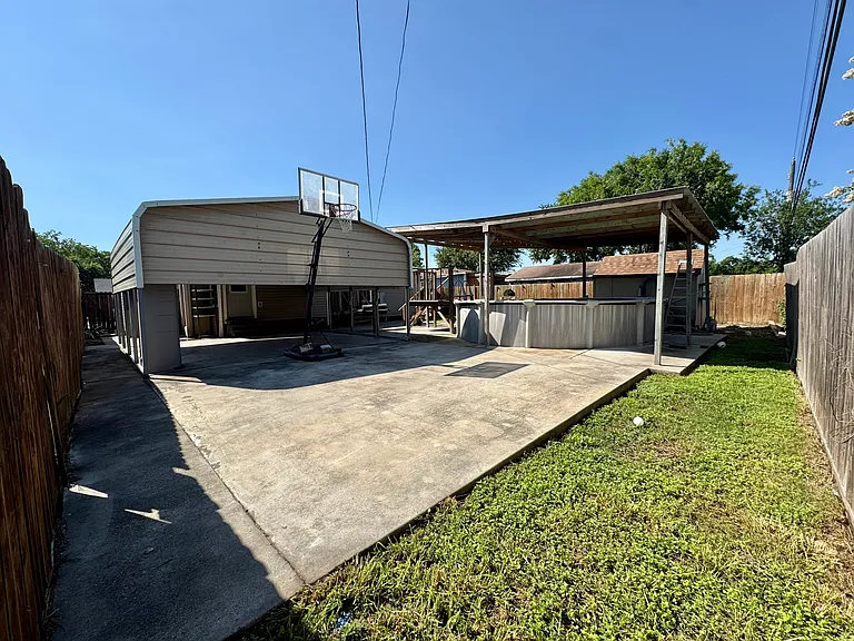 746 Lansdown Dr — Photo 33