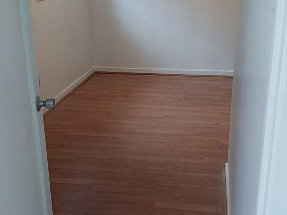 2nd image of 207 Woodrow St