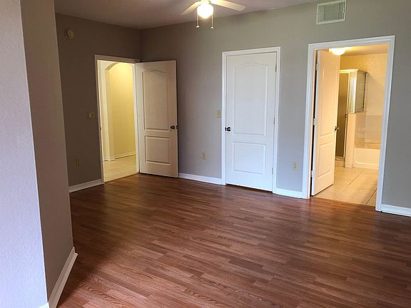 5th image of 102 SW Peacock Blvd APT 104