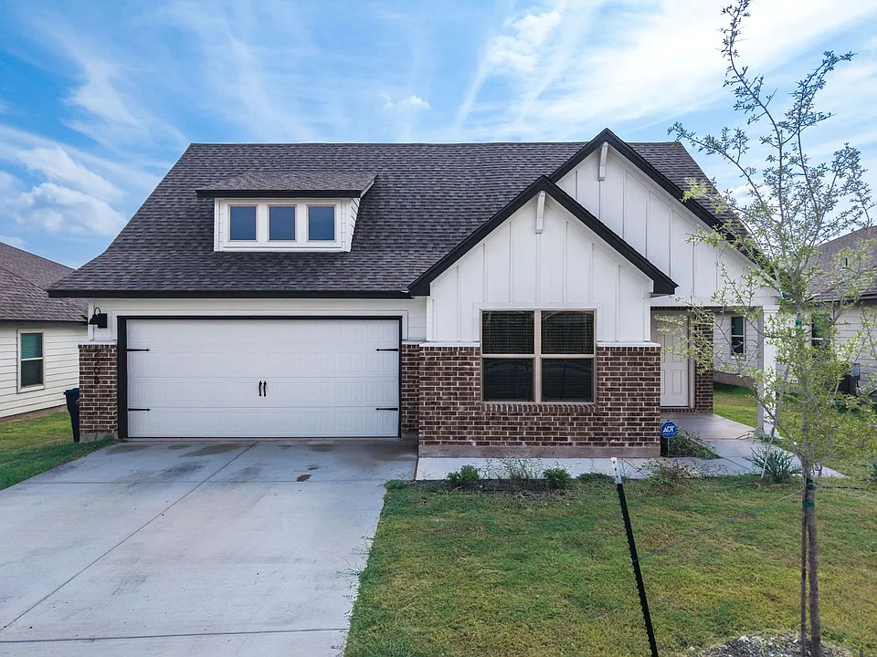 2208 Bee Creek Dr