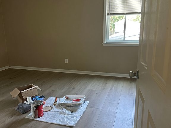 1st bedroom (largest of 3)