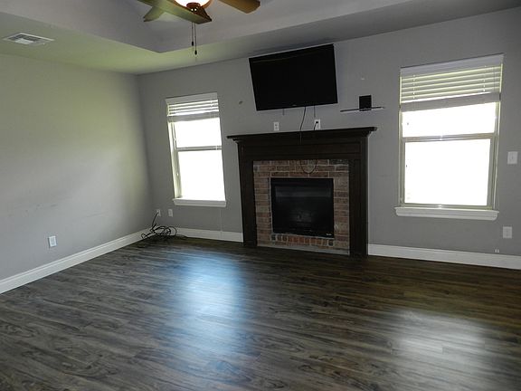 4th image of 2229 SW Oxford Dr