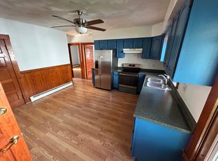 221 Market St, Warren, RI 02885