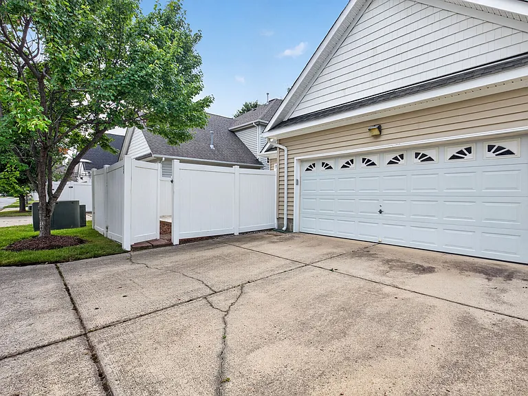 840 Willberry Dr — Photo 4