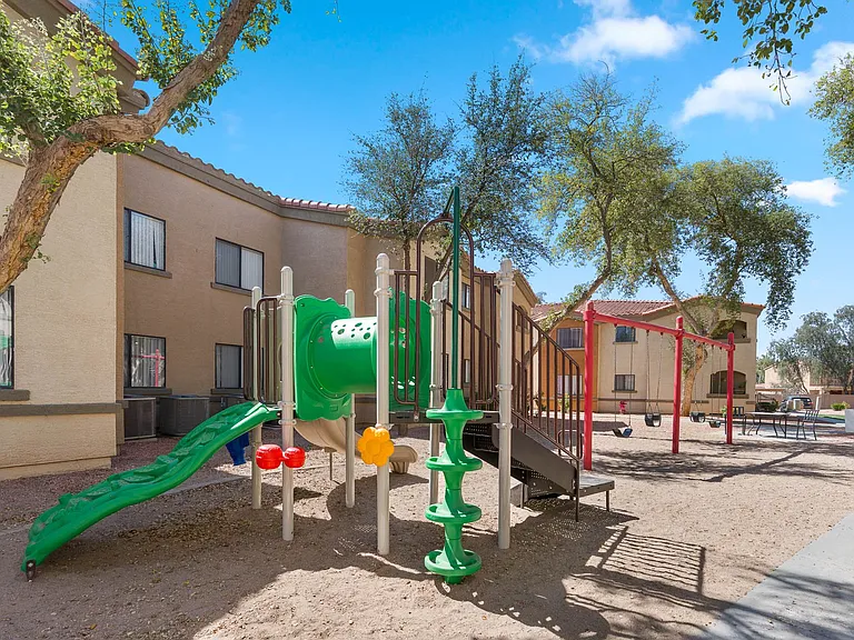 The Colony Apartments — Photo 23