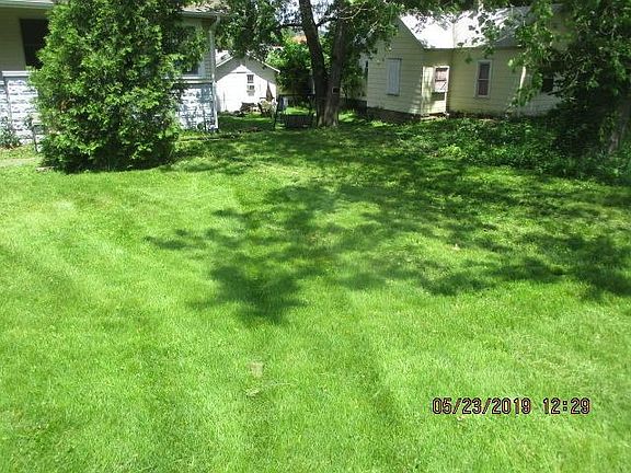 2nd image of 1125 W Main St