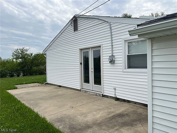 4th image of 2648 Clermont St