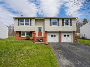 119 Burning Brush Dr, Gates, NY 14606