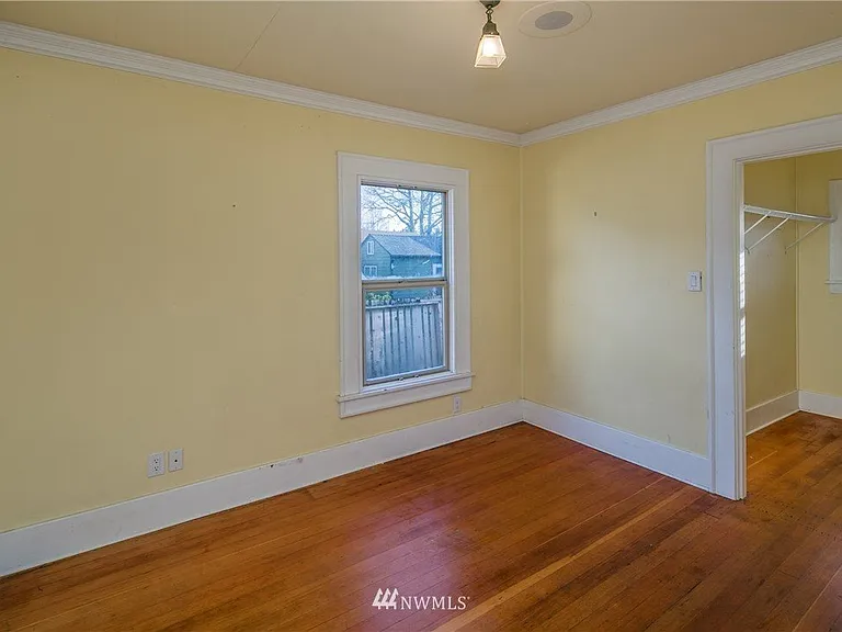 2400 E St — Photo 14