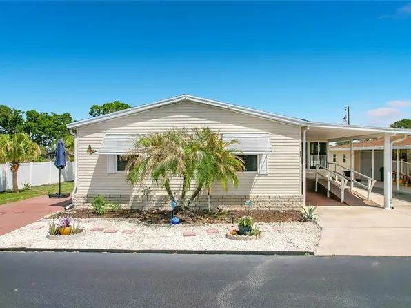 452 Par Dr, Frostproof, FL 33843