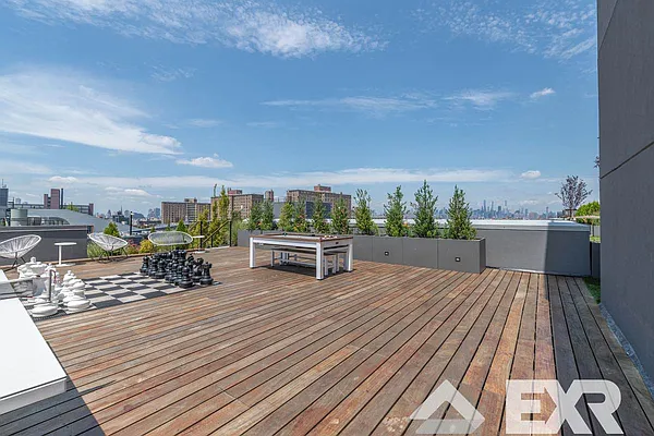 Rented by The KCI Group | media 32